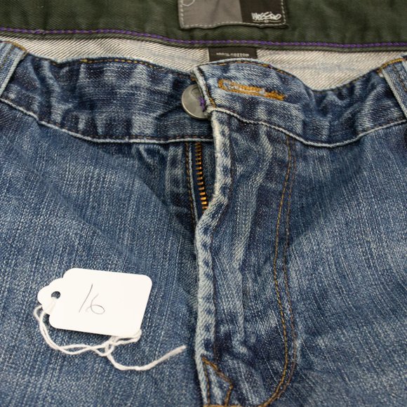 Mossimo Mens Jeans Perfect denim blue and worn to fit like a glove. Size 34 x 34 - Picture 2 of 7